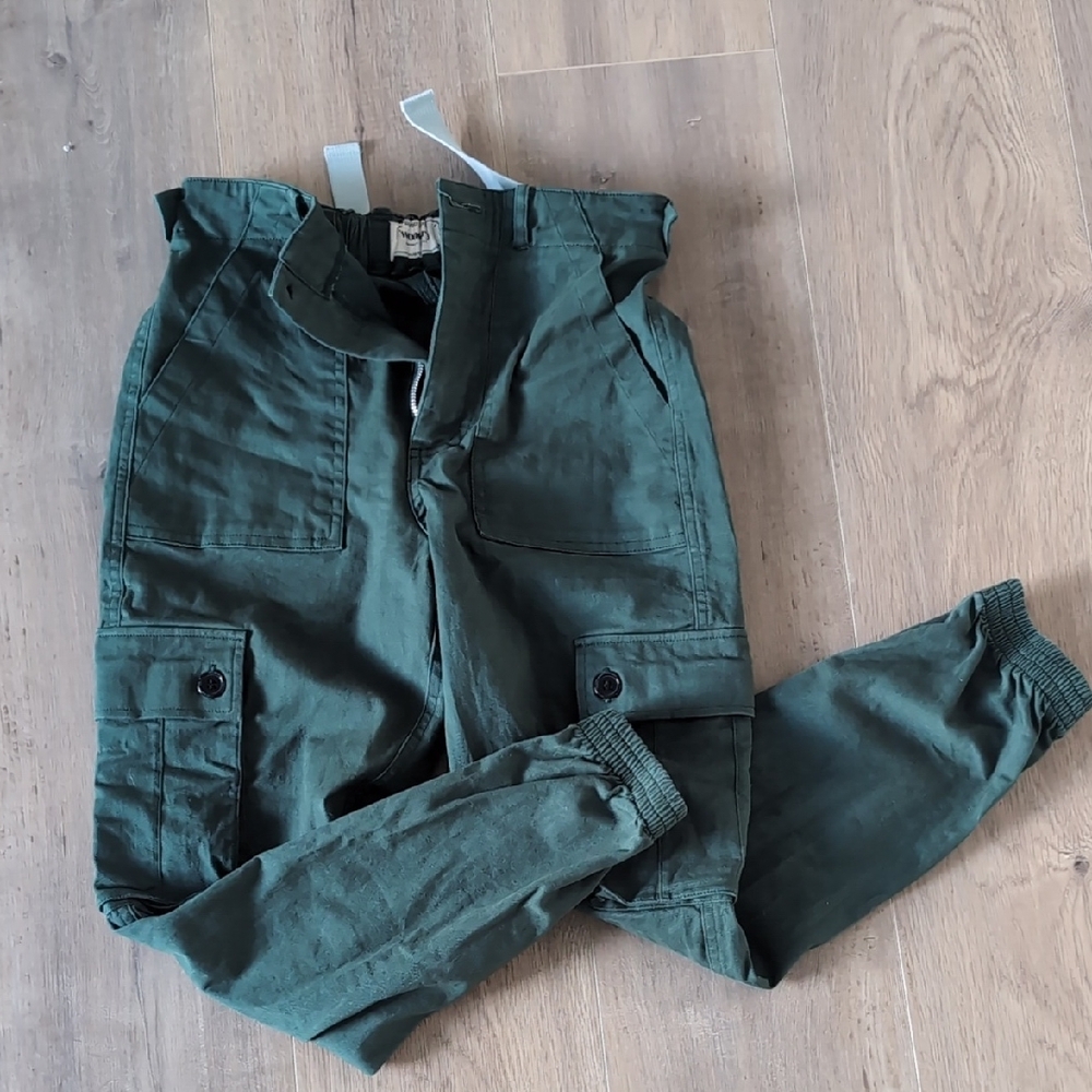 Wondery Outdoors Green Cargo Pants